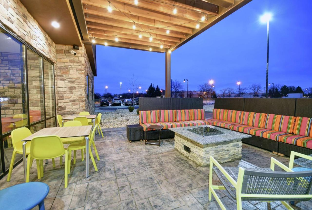 Home2 Suites By Hilton Beloit Exterior photo