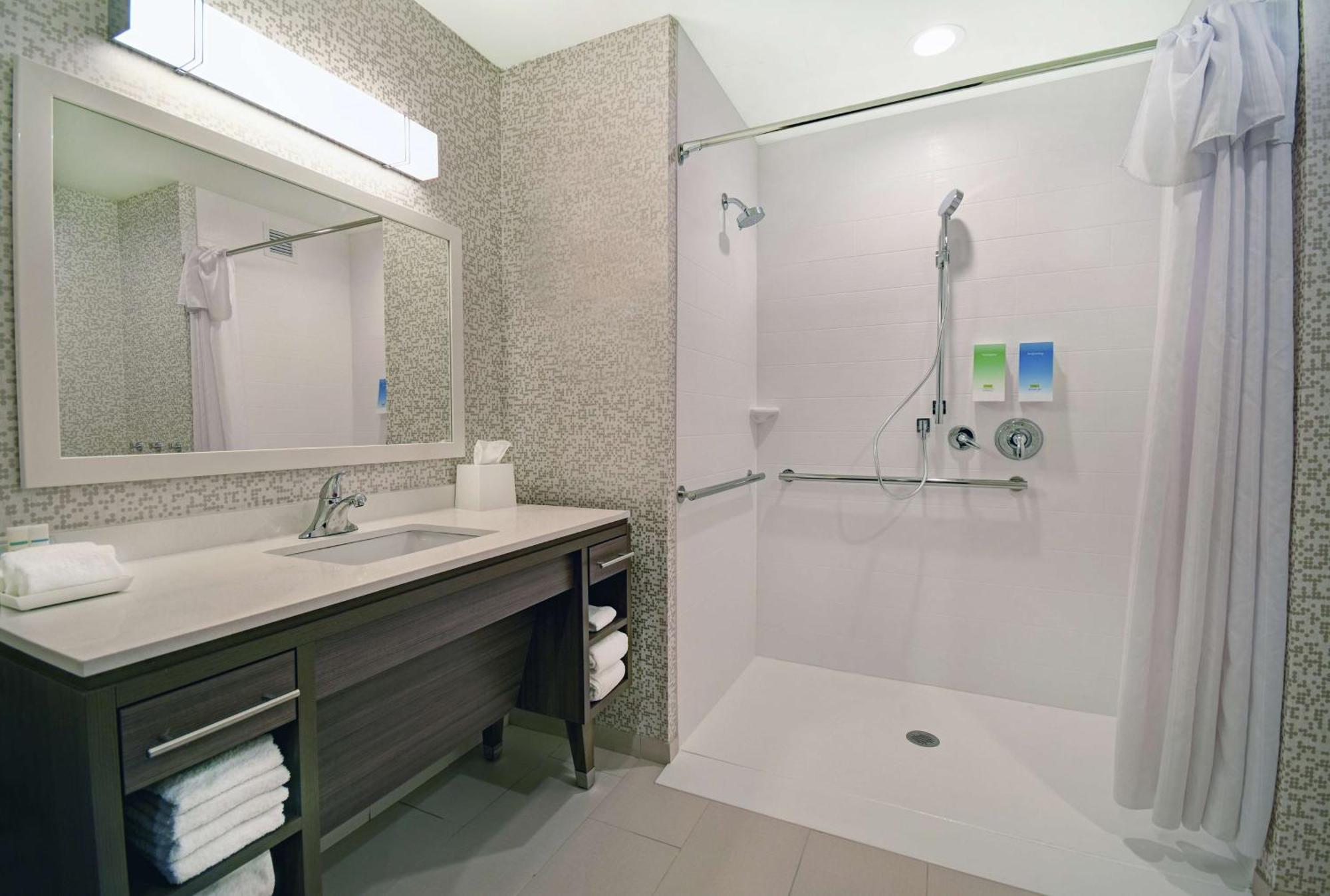 Home2 Suites By Hilton Beloit Exterior photo
